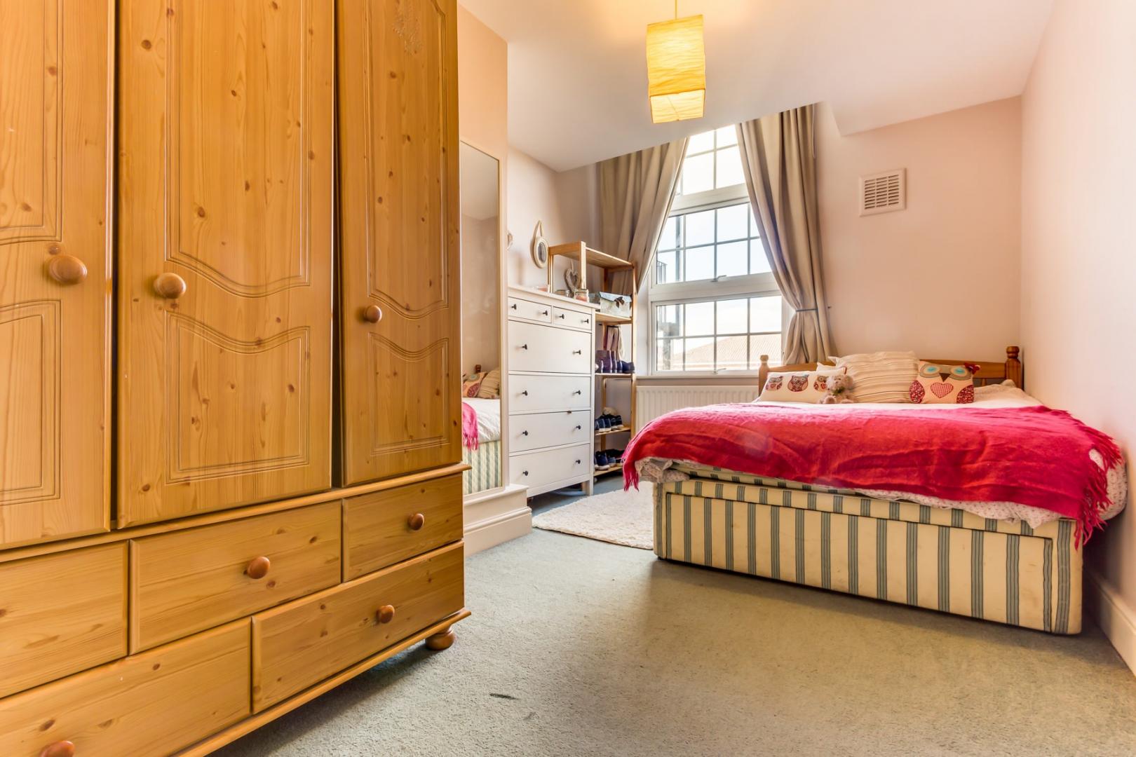 Modern Apartment Brook Road, Dollis Hill